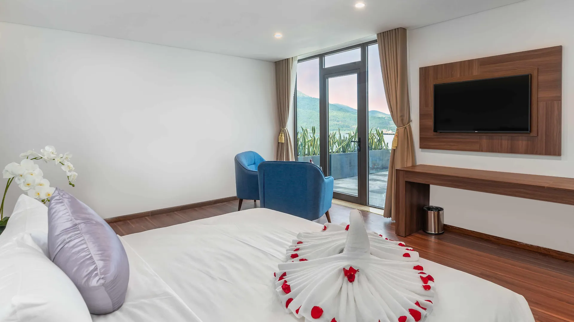 Grand Gold Beach Hotel & Spa Da Nang